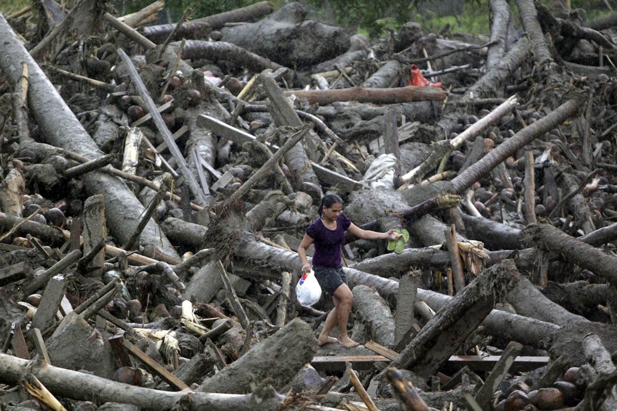 tàn phá môi trường sau bão ở Philippin